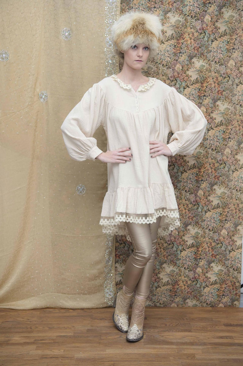 Robe Violette Ivoire - Collection Néo Rétro Robe Violette Ivoire - Collection Néo Rétro