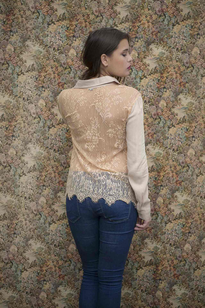 Chemise Evie Beige Pêche - Collection Effeuillage Chemise Evie Beige Pêche - Collection Effeuillage