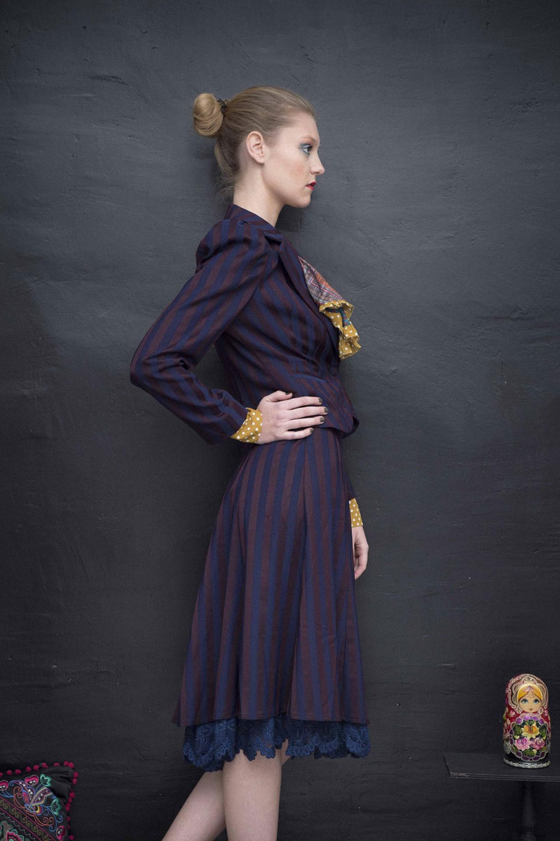 Jupe Elisabeth Indigo - Collection Classicos Jupe Elisabeth Indigo - Collection Classicos