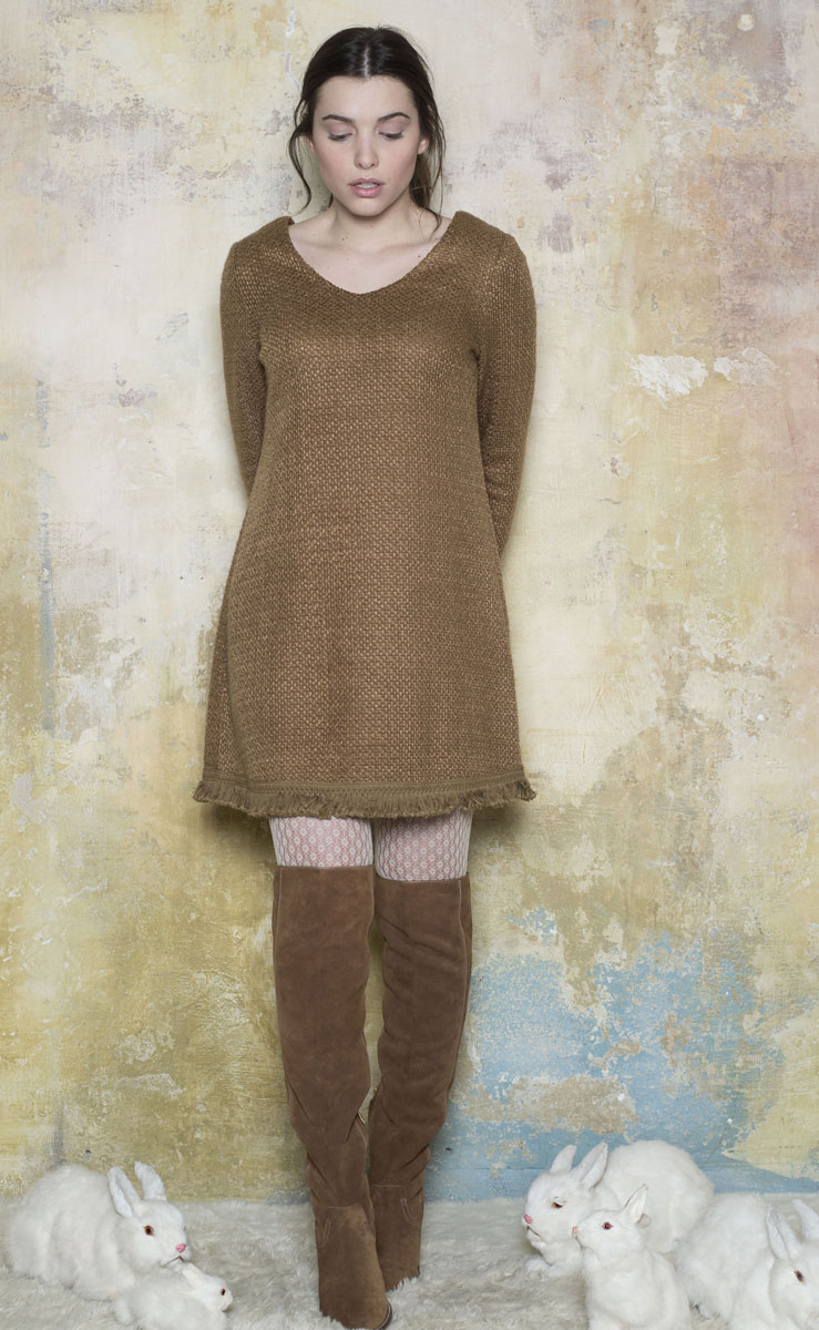 Robe Blanche Brown - Collection Petite Laine Robe Blanche Brown - Collection Petite Laine