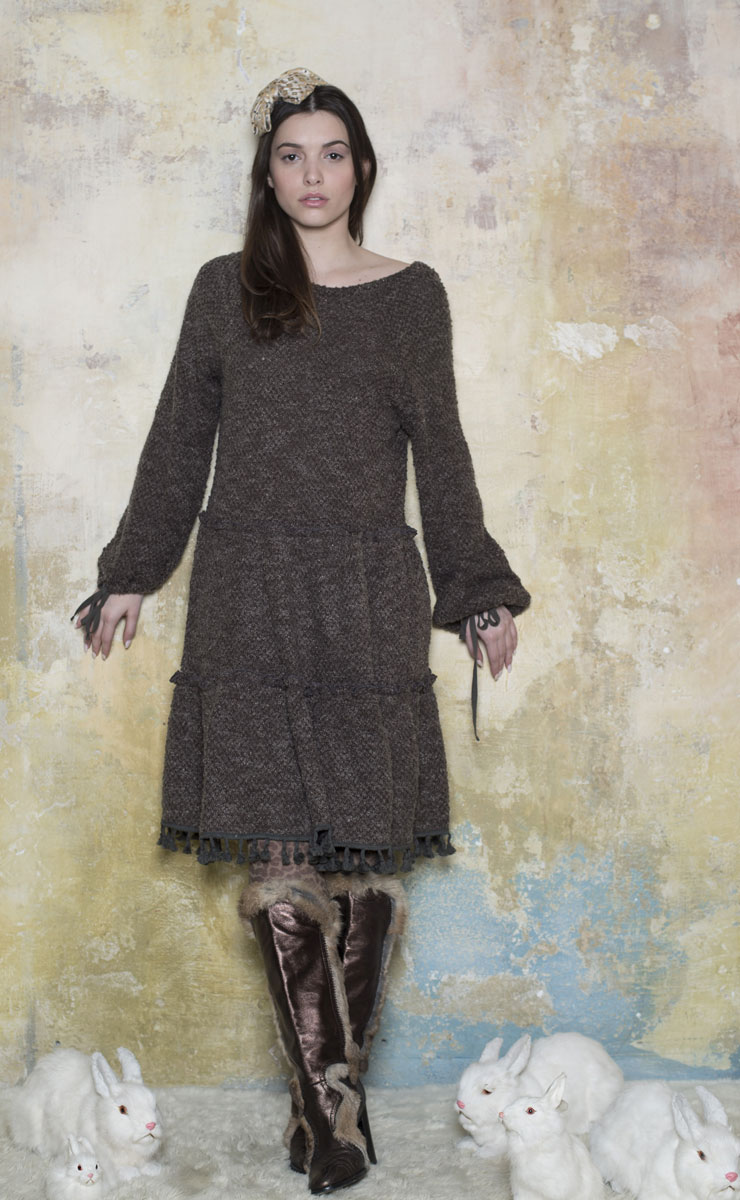 Robe Plumette Taupe - Collection Petite Laine Robe Plumette Taupe - Collection Petite Laine