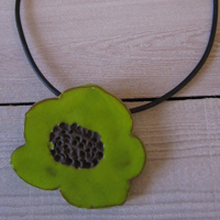 Collier ras de cou grande fleur