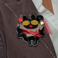 Broche Zanimo noir