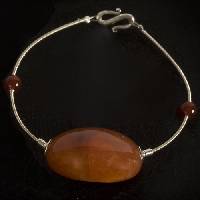 Bracelet fil d�argent CORNEOLE