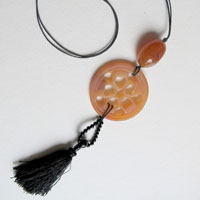 Sautoir pendentif pompom Cinabre