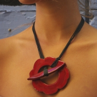 Collier In�s fleur � parfumer