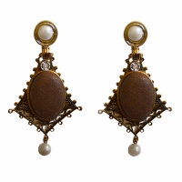 Boucles d'oreilles cuir, nacre et perles Aramis clip Boucles d'oreilles cuir, nacre et perles Aramis clip