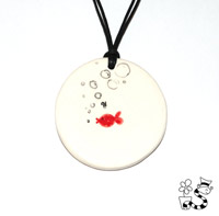 Collier c�ramique d�cor poisson