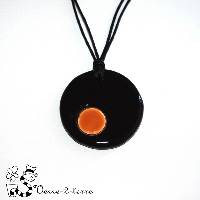Collier rond en c�ramique noir et orange